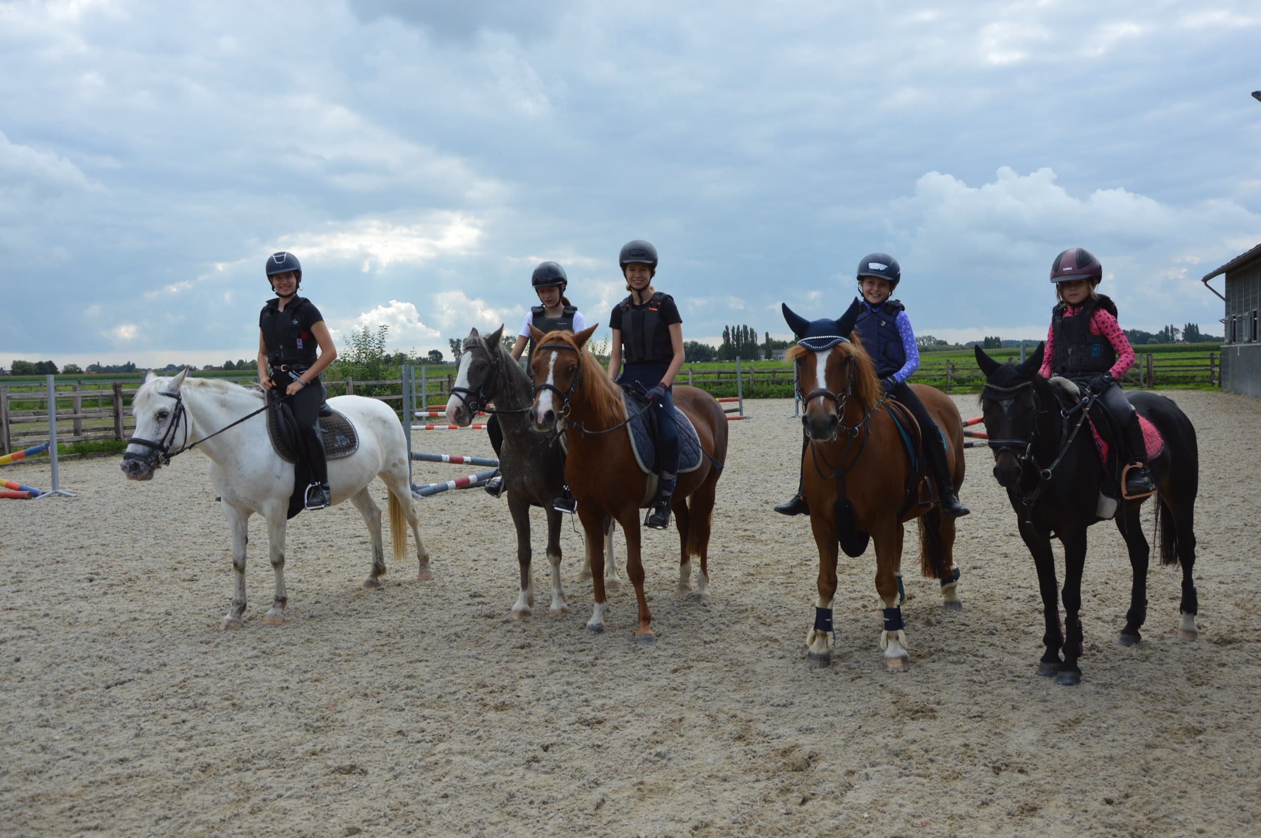 Intensieve bootcamp-training te paard in de buitenpiste